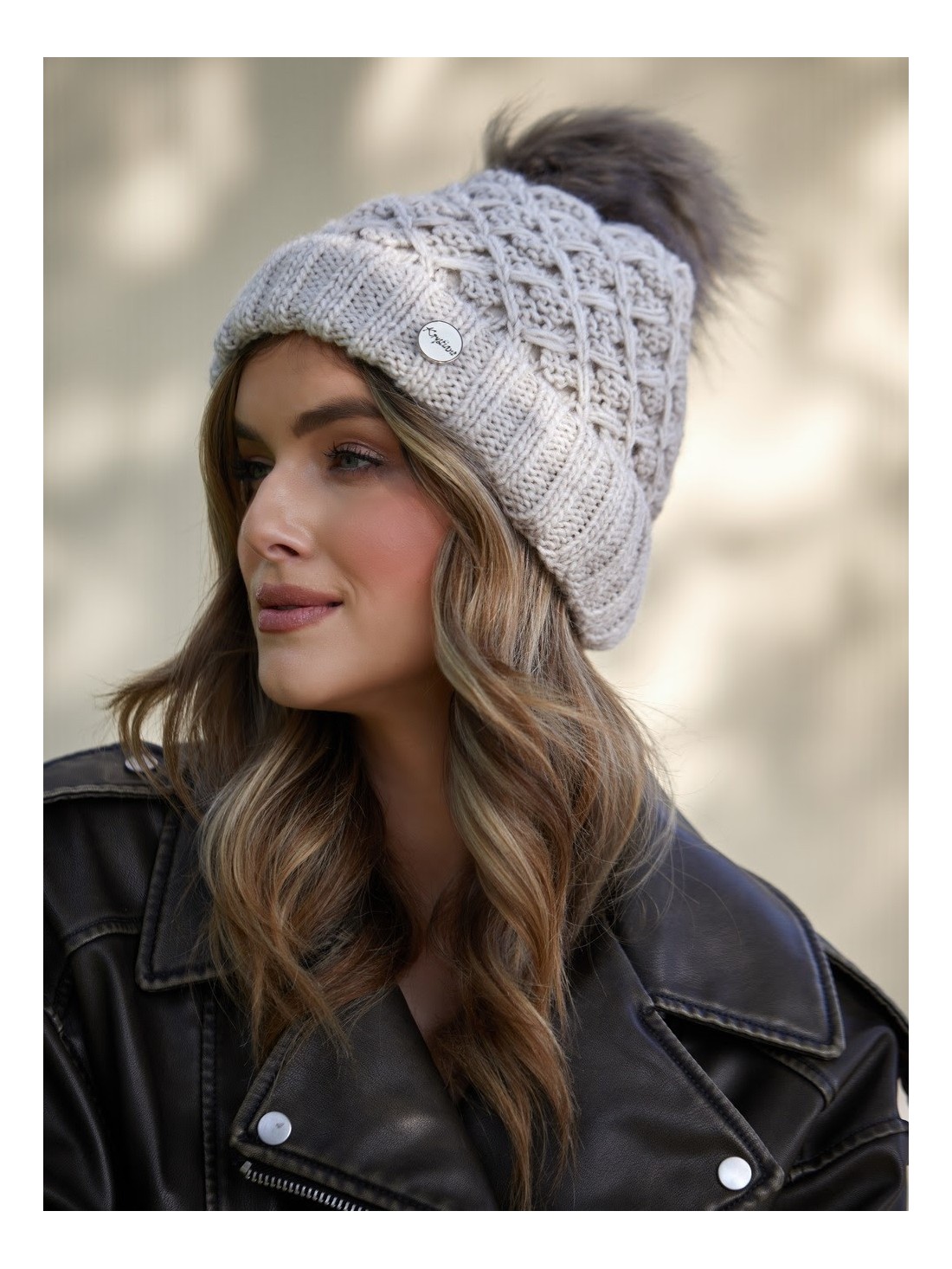 Palarie calda de iarna cu pompon, bej C37 - Magazin online - Boutique